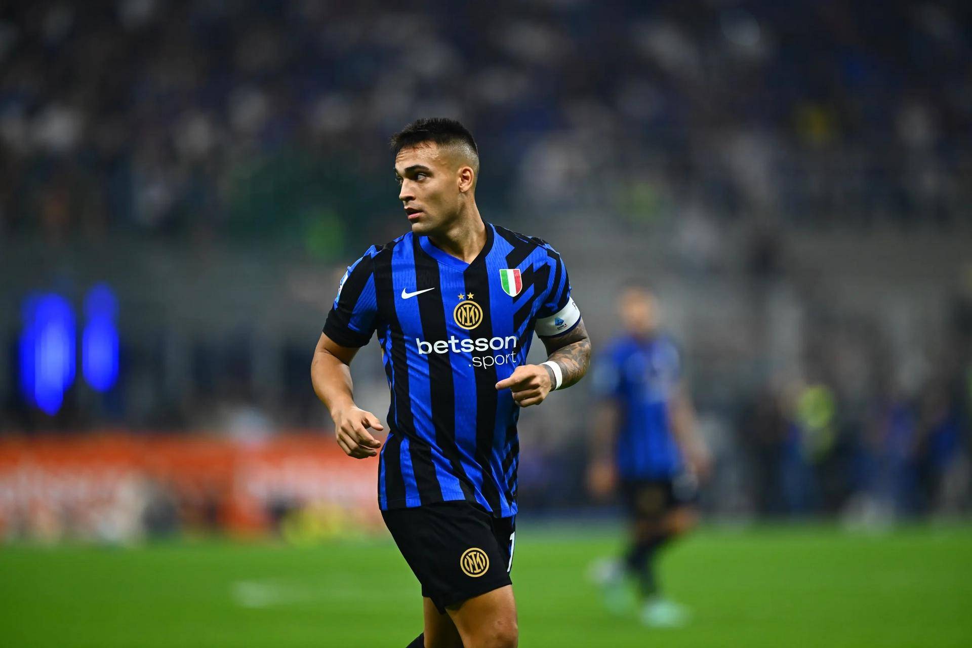 九游APP下载官网关于里程碑夜！国际米兰防线松动；欧冠清晨刷纪录；更衣室稳定；更衣室氛围转暖的信息